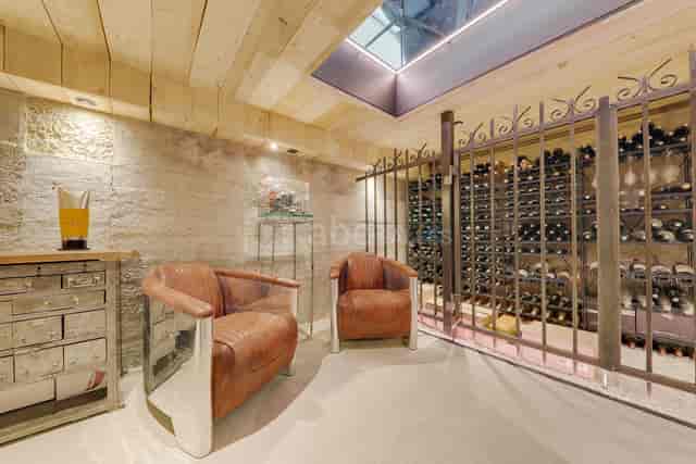 Luxury Augusterie VIP lounge for private networking and intimate corporate board meetings.