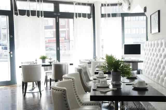 Upscale Wieland Hotel bistro for board meetings and networking workshops.