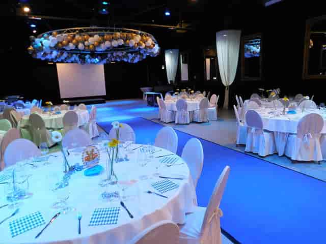 Theater der Träume foyer with balloon truss for corporate gala and formal evening events.