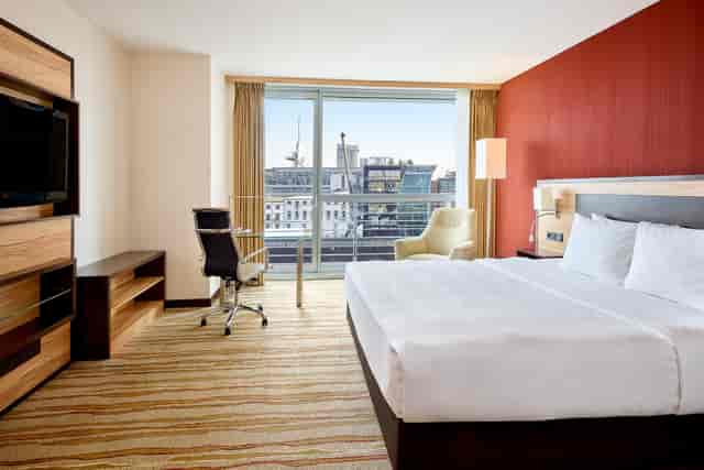 Courtyard by Marriott Düsseldorf Hafen, Stadtbezirk 3 : -41% during the day  - Dayuse.com