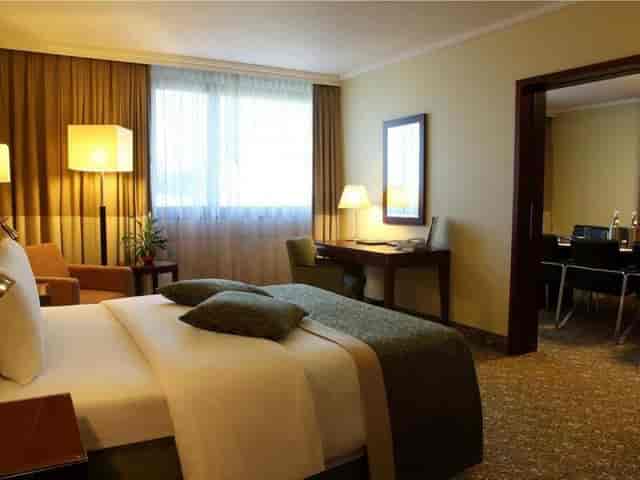Executive suite in Courtyard Duesseldorf Seestern for corporate meetings and business travel.