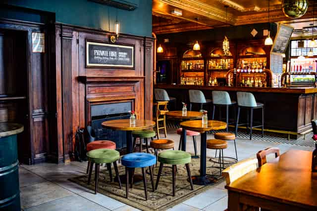 Bar