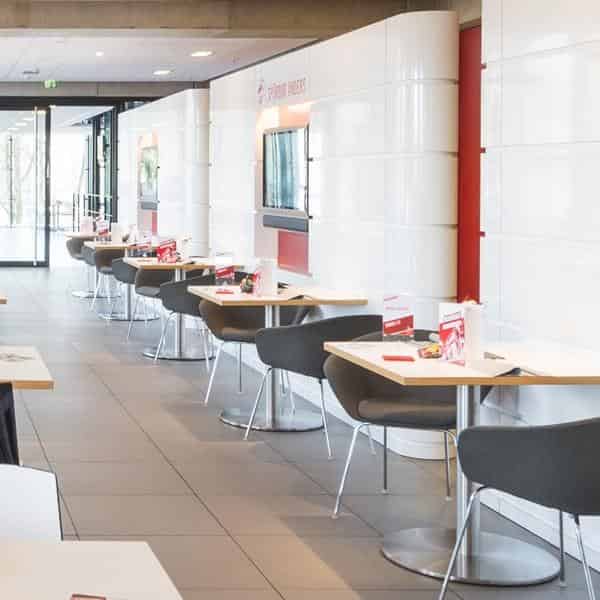 Hennes Weisweiler Lounge