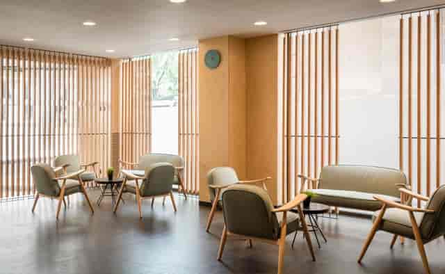 Mid-century breakout room in Ronda Barcelona, perfect for conference networking and event arrivals.