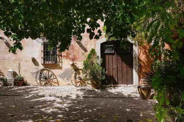 Rustic Villa Almanita courtyard for intimate outdoor wedding reception and boutique events.