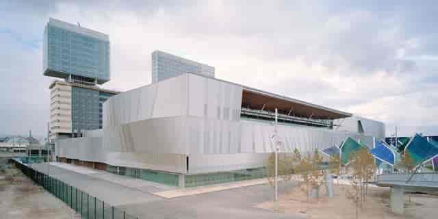 CCIB Barcelona Mezzanine M2: Modern convention center event space for corporate conferences.