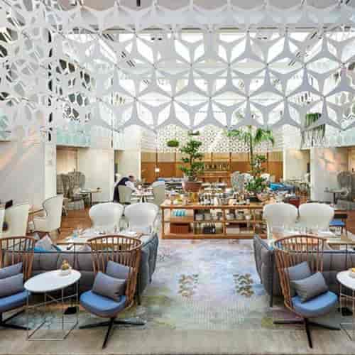 Sophisticated Blanc lounge at Mandarin Oriental Barcelona, ideal for luxury networking events.