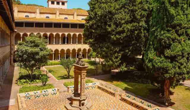 Monestir de Pedralbes chapel outdoor venue for elegant cocktail receptions and events.