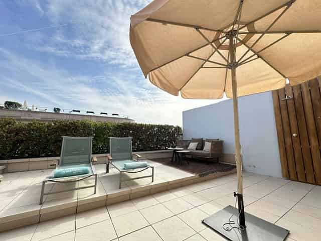 Breakout room with terrace