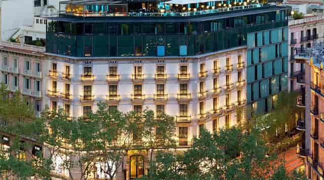 Indigo Hotel Condes de Barcelona rooftop venue for corporate receptions and networking events.