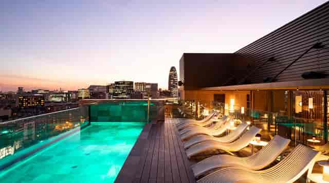 Rooftop conference room at Labtwentytwo Barcelona for corporate cocktail receptions and networking.