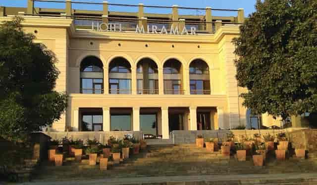 Mediterranean-style Hotel Miramar Barcelona exterior for boutique corporate retreats and events.