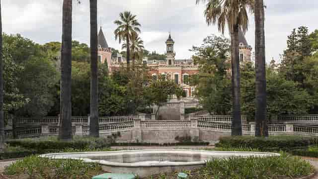 Palau de les Heures: Luxury gala dinner and corporate retreat venue with elegant architecture.