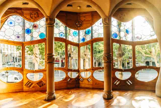 Great Hall at Casa Batlló, a sunlit architectural venue perfect for VIP receptions and events.