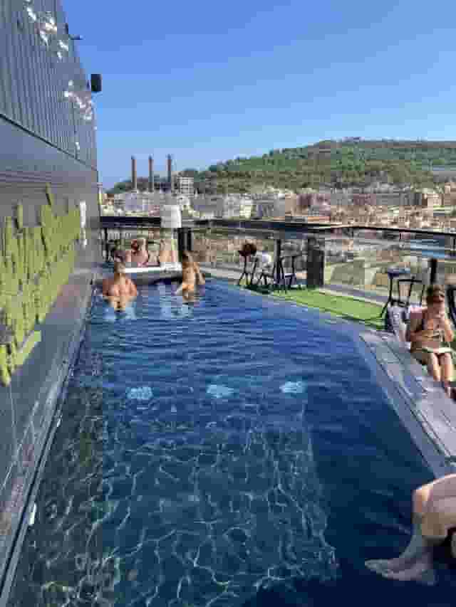 B-Lounge Restaurant Terrace
