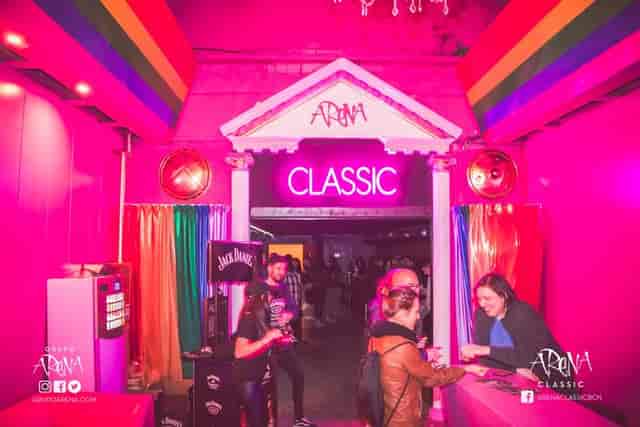 Arena Classic at Grupo Arena venue, live concert stage setup and event space.