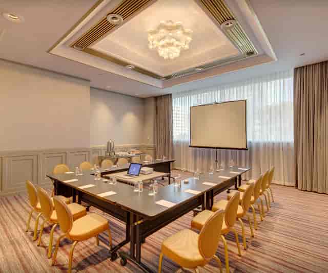 Regency Ballroom B U-shape boardroom setup for professional meetings and corporate events.