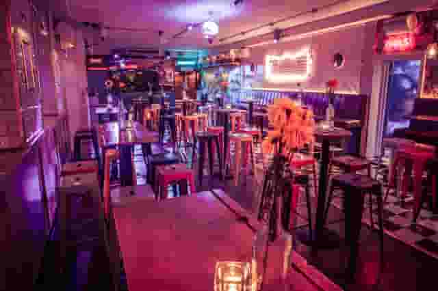 Simmons|Old Street