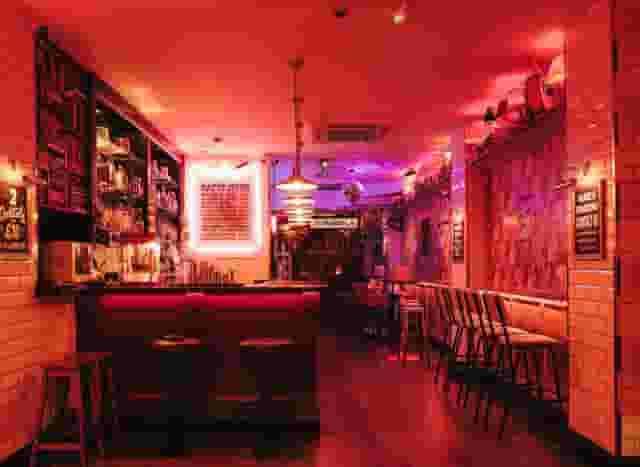 Simmons Bar