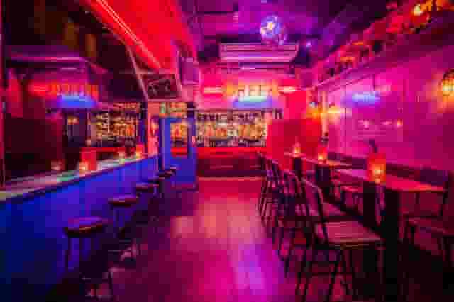 Simmons Bar