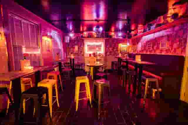 Simmons Bar