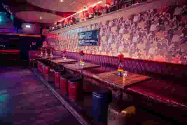 Simmons Bar
