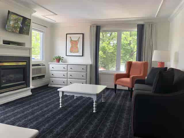 Main Inn 420 boardroom, ideal for executive strategy sessions and corporate meetings.