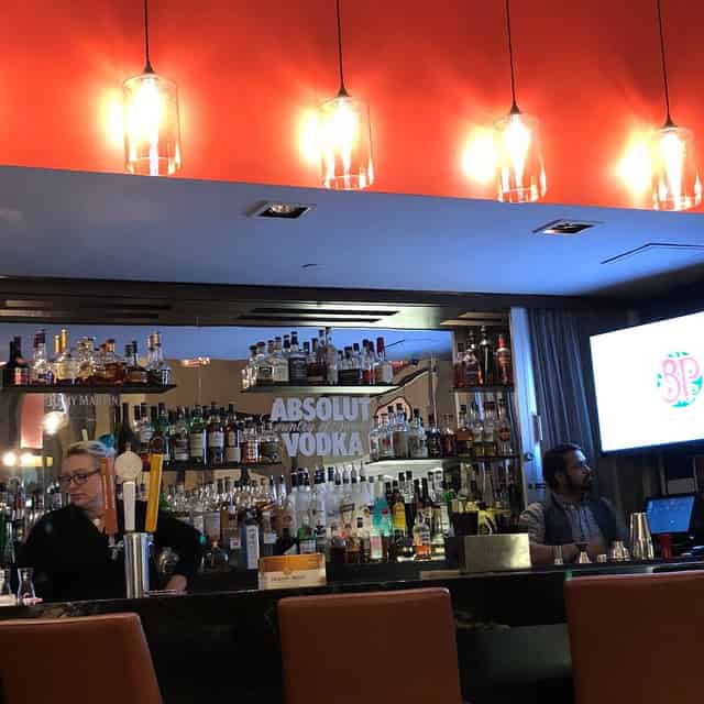 Stages Restaurant & Lounge