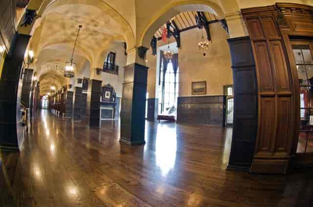 Casa Loma Great Hall with vaulted ceilings, ideal for elegant wedding receptions and events.