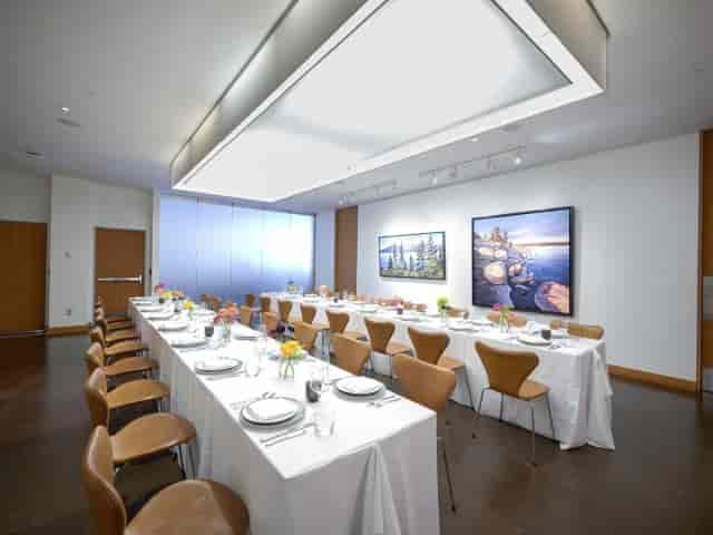 Minimalist AGO Bistro set for a professional board dinner and corporate workshop.