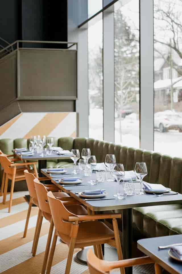 GIOIA at Oretta Midtown: Modern banquette seating for VIP dinners and high-end networking events.