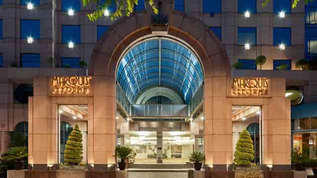 Grand entrance of Marquis Reforma hotel, ideal for executive corporate events and meetings.