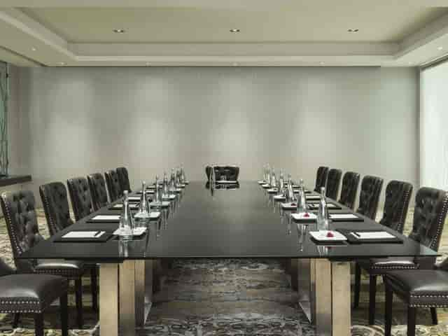 Boardroom setup at Marquis Reforma for executive meetings and professional negotiations.