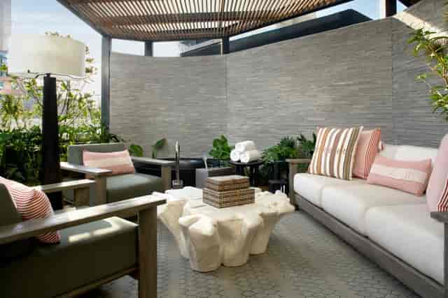 St. Regis secret garden: intimate outdoor breakout space for executive meetings and corporate events.