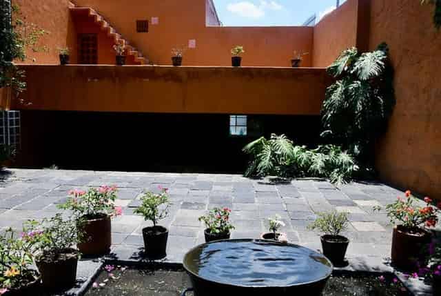 Outdoor secret garden