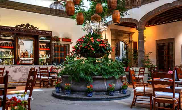 Hacienda de los Morales courtyard venue for intimate cocktail receptions and boutique dining events.