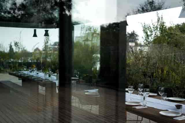 Modern Terraza Everest venue for corporate retreats and elegant incentive dinners.