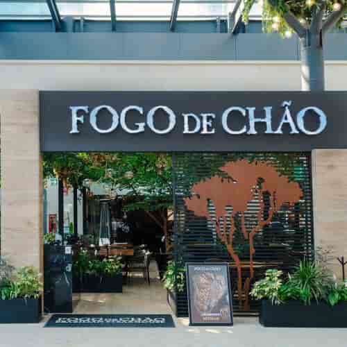 Upscale Fogo de Chão Perisur terrace for corporate group dining and professional business events.