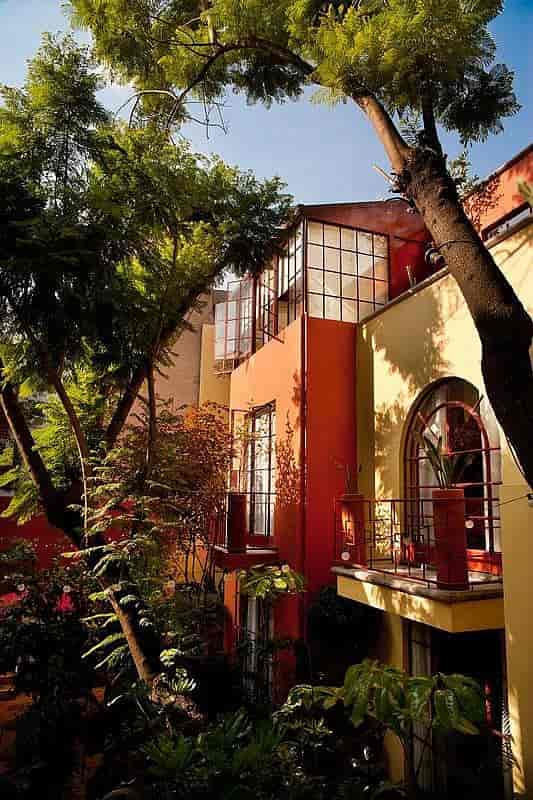 Boutique garden venue at The Red Tree House for intimate receptions and upscale workshops.
