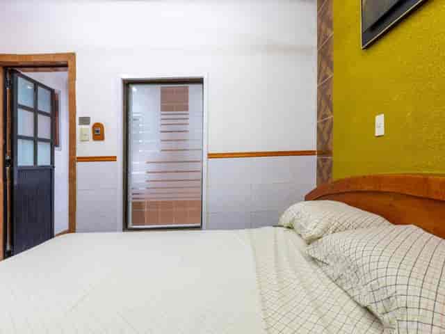 Hotel Vista Alegre exterior: budget lodging for casual travel and low-cost event accommodation.