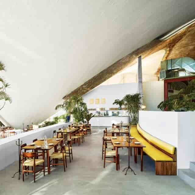 LagoAlgo restaurant architectural venue for boutique corporate events and fine dining.