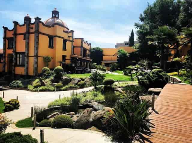 Jardín de los Secretos garden venue for luxury corporate retreats and intimate weddings.