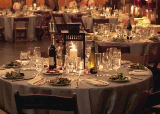 Banquet hall at Vinícola del Bosque with rustic lanterns for corporate dinners or weddings.