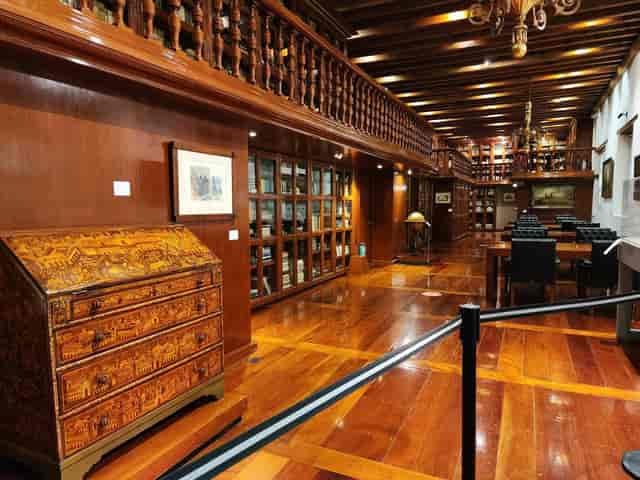 Hall of Friends at Museo Franz Mayer: atmospheric venue for executive meetings and receptions.