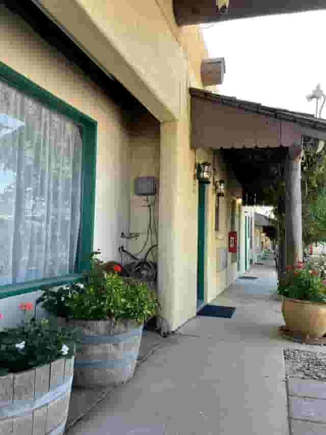 Bar & Cafe