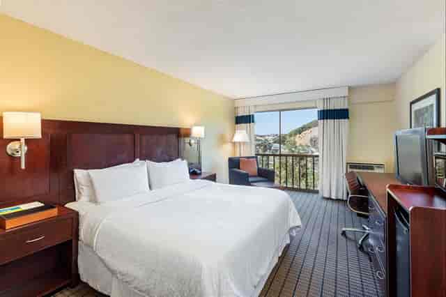 Four Points San Rafael Jr Boardroom: Bright, professional workspace for corporate meetings.