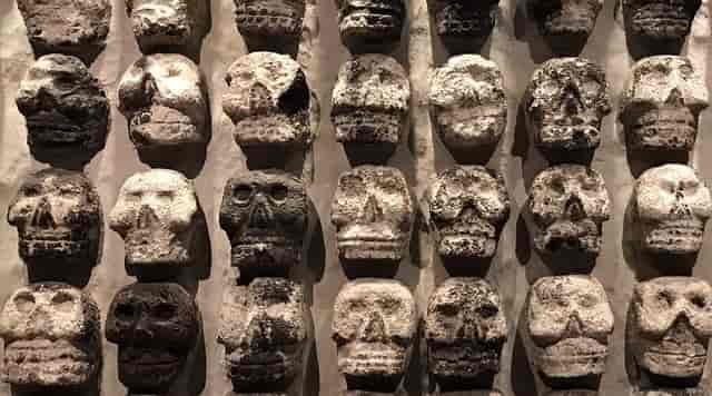Templo Mayor Museum: Immersive uniform installation for atmospheric event design.