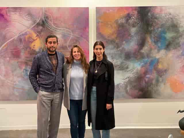 Large-scale art in CAM Galería, perfect for exclusive gallery events and networking receptions.