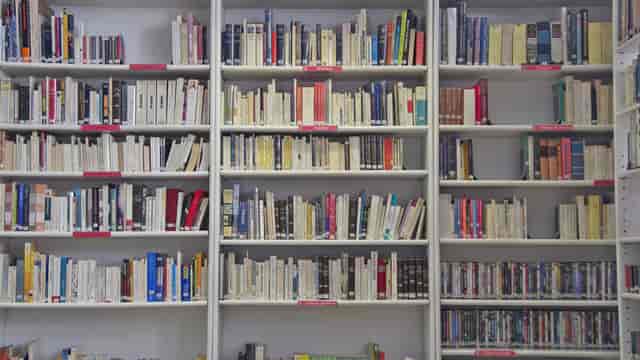 Sophisticated library study room at Alianza Francesa for quiet breakouts and keynote green rooms.