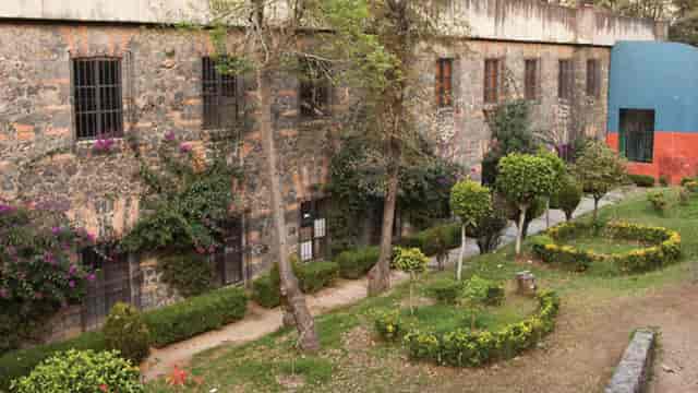 Historic stone venue in Magdalena Contreras with courtyard garden for outdoor wedding receptions.